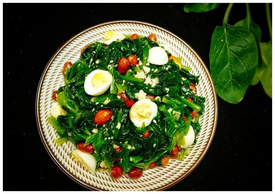 凉拌菠菜好吃有诀窍,只需注意2点,在家也能拌的和饭店一样好吃