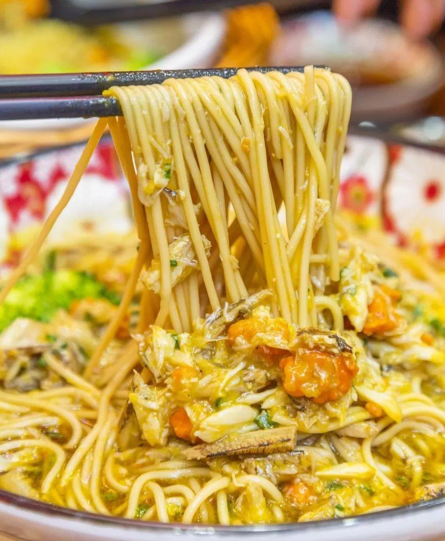 1碗4只蟹,网红蟹粉面等你来吃