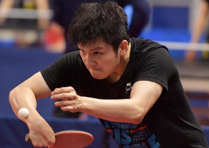 樊振东对孙颖莎不手软,丁宁胜许昕击掌庆祝