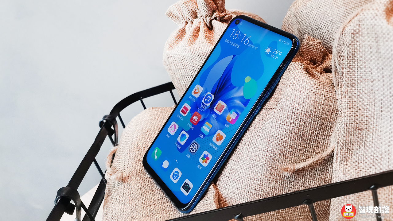 华为nova5i图赏极点全面屏双曲渐变机身定格炫彩之美