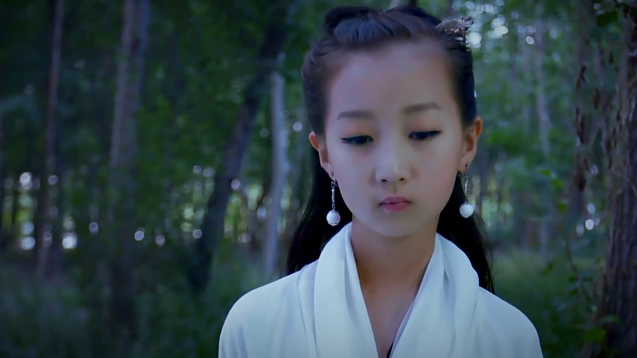 青鸟幻化成人形 下一秒惊艳了 是个美人胚子 青鸟幻化成人形 下一秒惊艳了 是个美人胚子