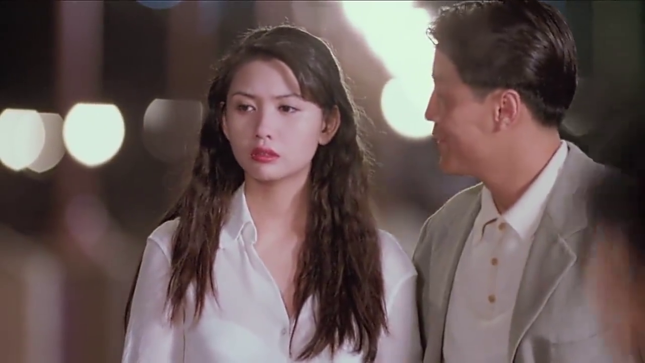 《赌神2》邱淑贞一袭红衣咬牌,美到极致 邱淑贞还是那么美