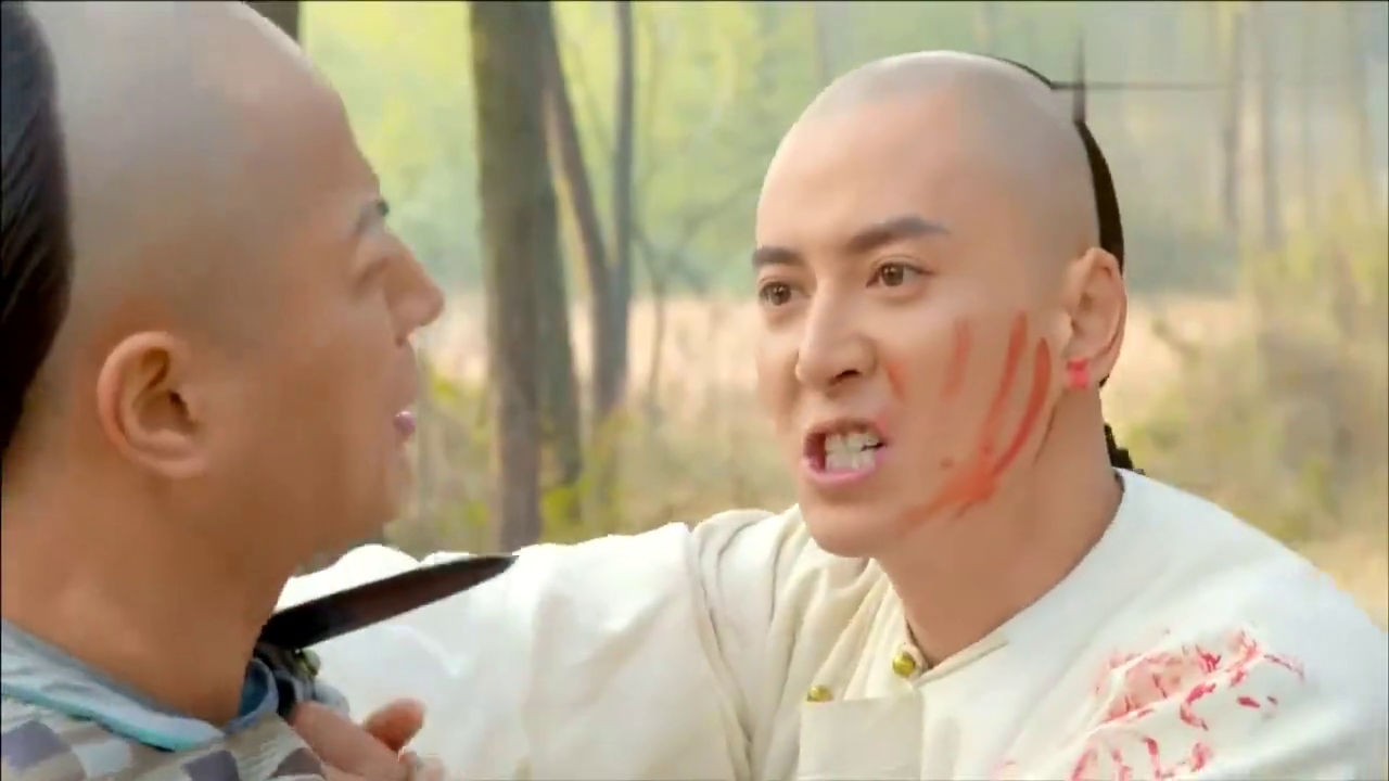 为您推荐: 鹿鼎记:陈近南身死眼前,韦小宝情绪失控,拿起匕首直逼挚怂