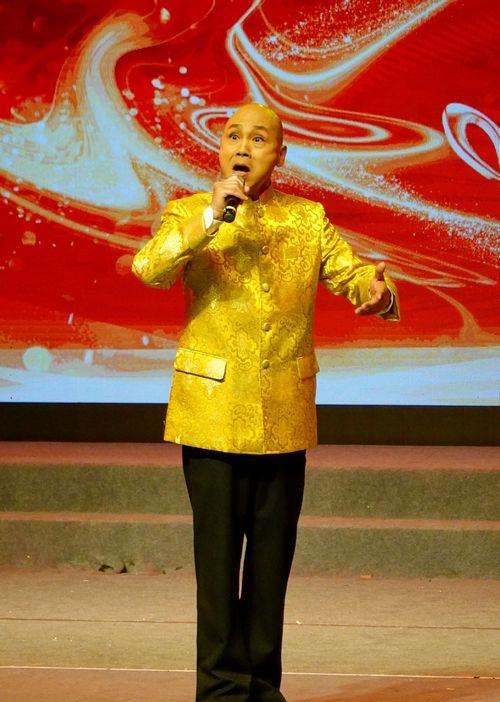 一,京歌《菩萨蛮 黄鹤楼》 表演:湖北省京剧院国家一级演员 江 峰10.