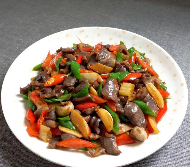 辣炒鸡胗色香味俱全用来下饭一级棒