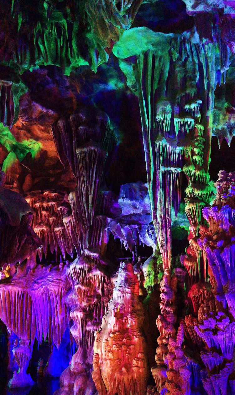 绵阳市中华洞天世界奇观论造物者的鬼斧神工