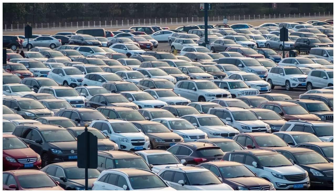 北京二手车堆积如山,价格跌至千元仍少有问津,车友:真不敢买