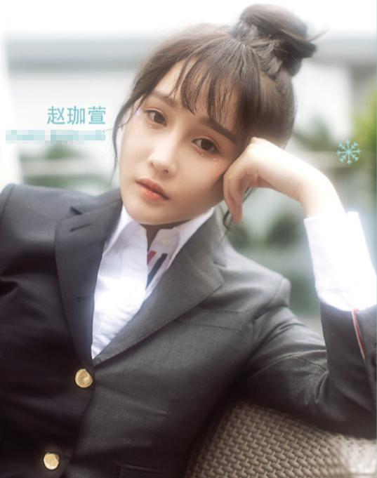 赵本山女儿逼自己努力,5年不谈恋爱,把自己的公司做大