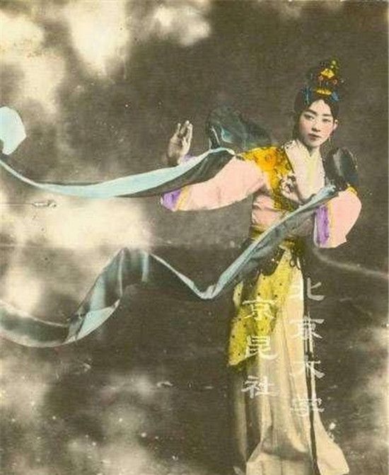 探索一代京剧大师的艺术创新和持久影响