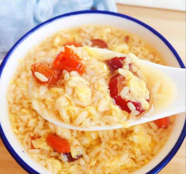 酒酿蛋花,很甜很好喝,女性必备汤羹