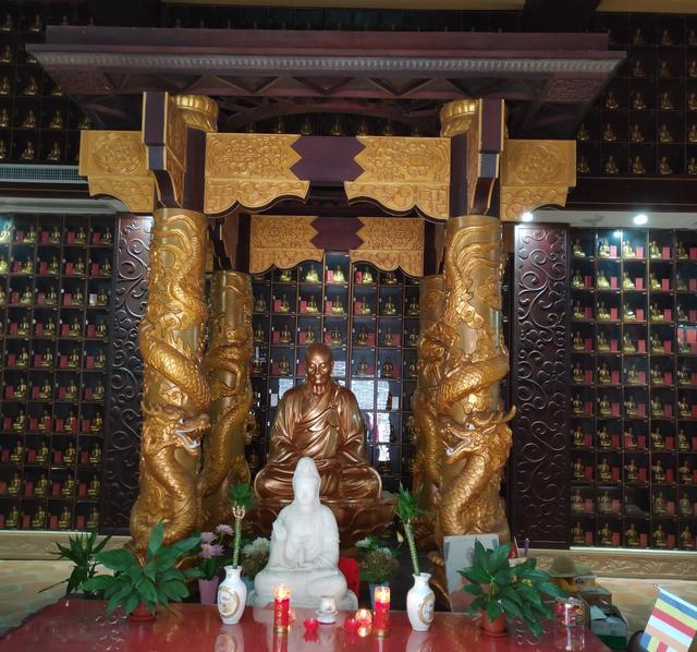 寻佛广东韶关南华寺禅宗六祖慧能本来无一物何处惹尘埃