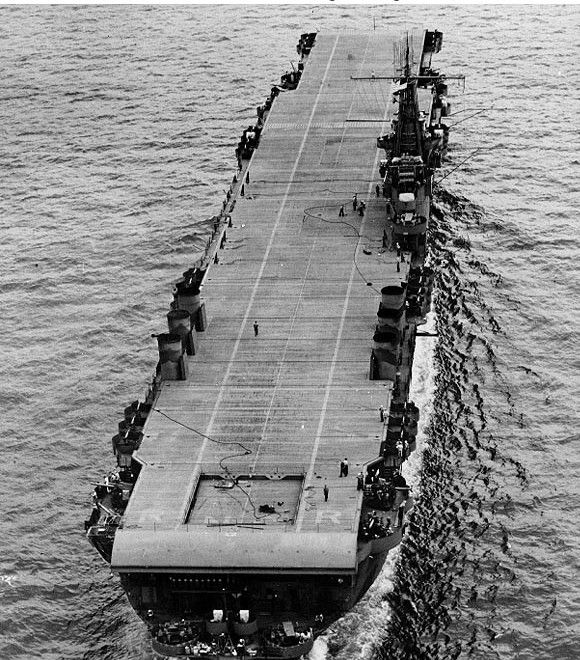 突击者号航空母舰美国建造的第一艘纯血统航空母舰