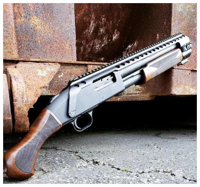 霰弹武器专家只为短喷而疯狂的美国黑桃战术公司