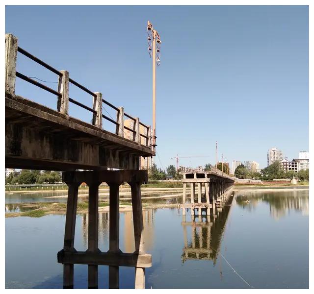 中国近代建筑史上的奇迹一一内乡湍河老桥