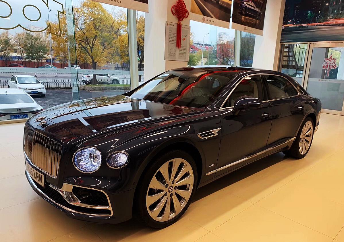 全新宾利飞驰到店实拍!