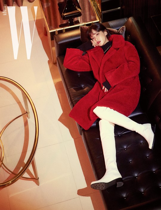 韩国女艺人吴涟序拍杂志写真秀完美比例身材