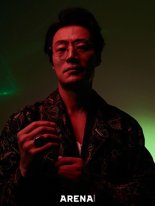 韩国艺人李熙俊最新杂志写真曝光