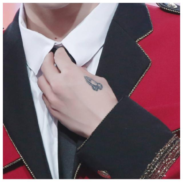 200219手控速来报道品一品范丞丞肤如凝脂的一双美手