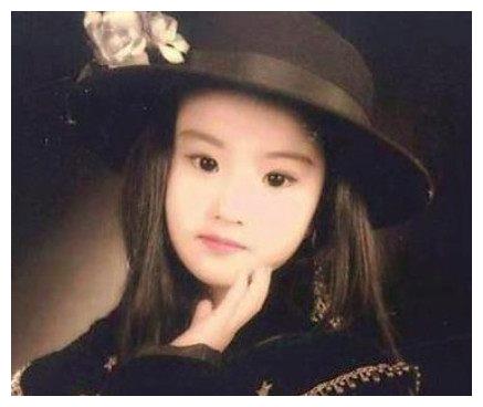 八位当红女星的童年照,个个都是美人坯子,倒数