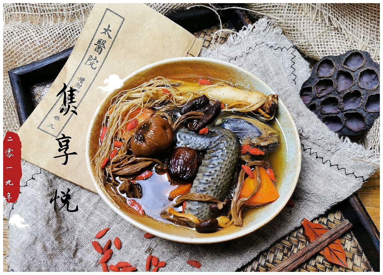 宅居在家,为健康加油,干了这碗汤:人参虫草花响螺胡萝卜乌鸡汤