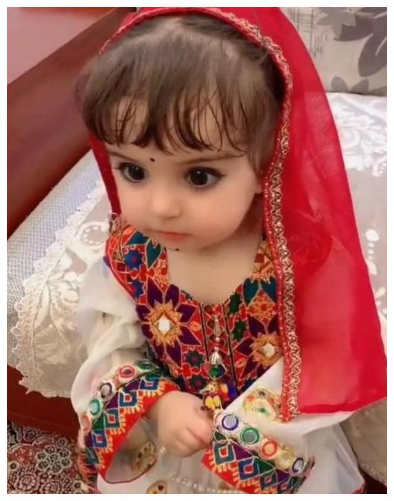 都有"最美宝宝"的称号,泰国宝宝vs本土宝宝,哪个更漂亮?