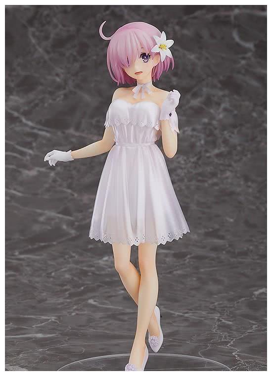 本次使用的外形是官方赠送的概念礼装中以白色礼服现身的玛修形象,一