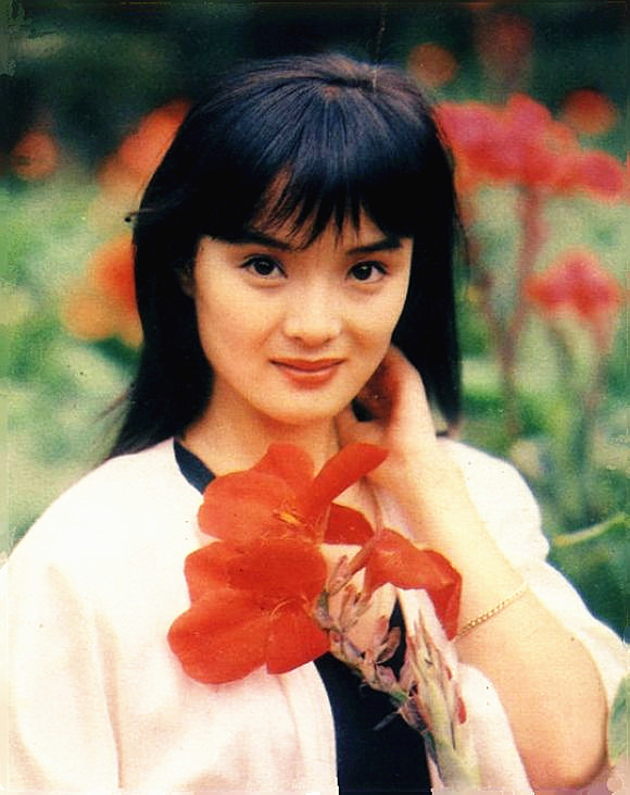 80年代影星张琪罕见剧照老照片夜半歌声让人至今难忘