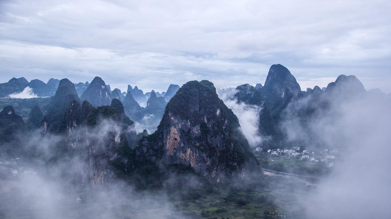 来阳朔一定不能错过这里,山上的漓江风光美如画,重点:无需门票