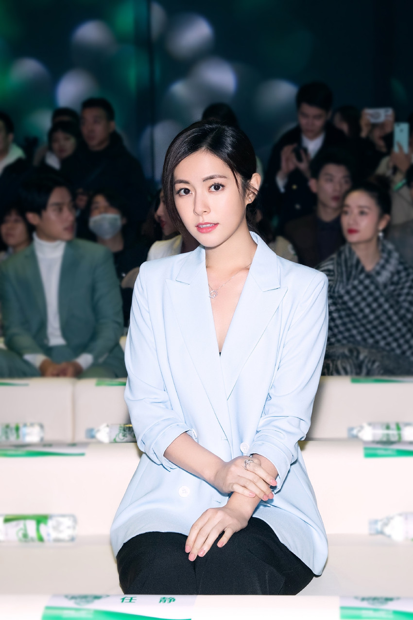 任容萱助阵轻松筹公益盛典  荣获2019年度公益新锐人物