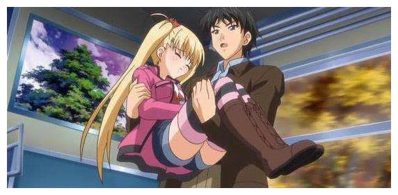 要知道《鬼父》这部动漫可以说是一部有颜色的动漫,小编也是非常的