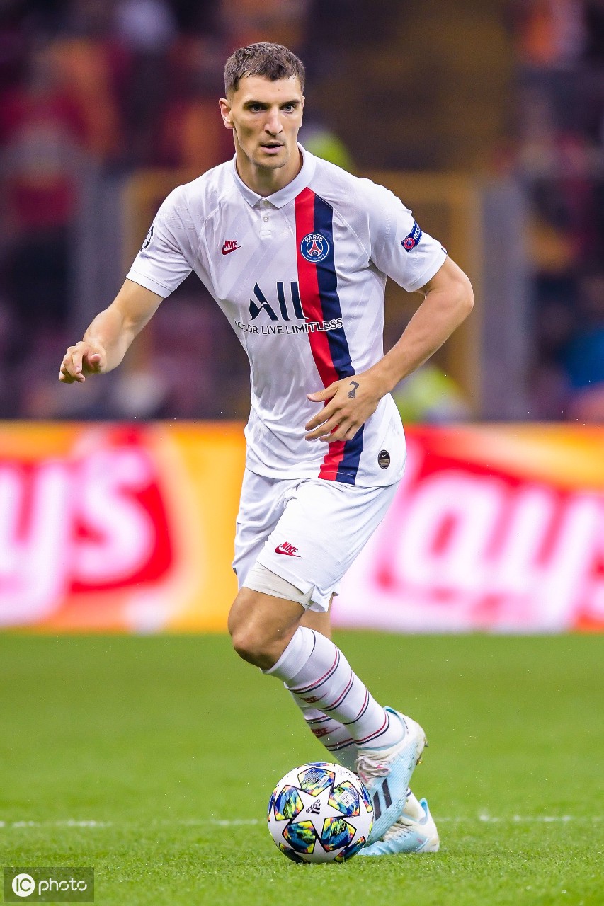 欧冠-伊卡尔迪处子球 巴黎客场1-0两连胜领跑