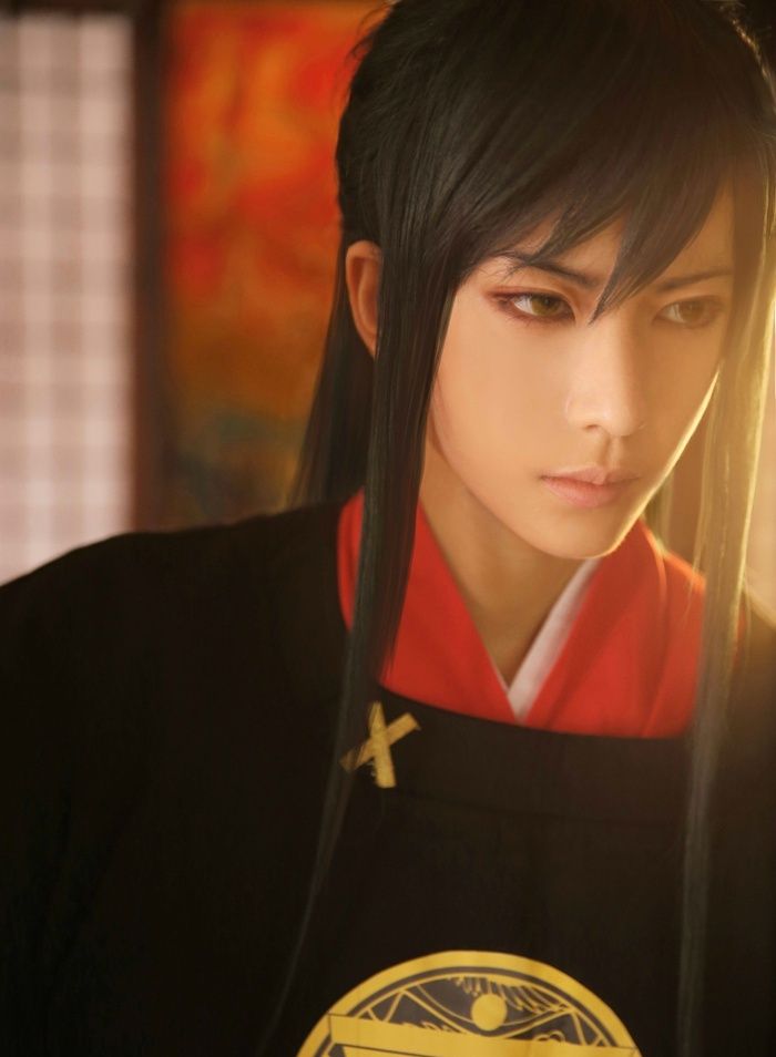 原以为熊祁白发造型让人惊艳没想到黑长发古装造型更让人心动