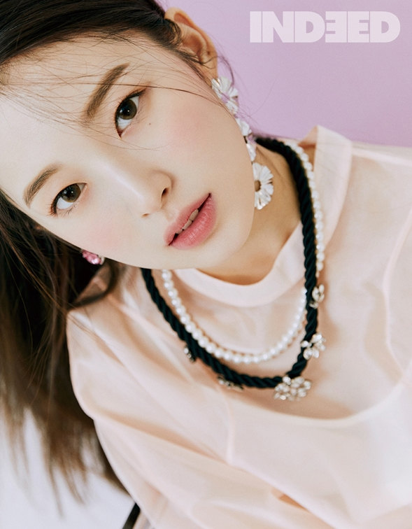 韩国女团ohmygirl成员arin最新杂志写真曝光