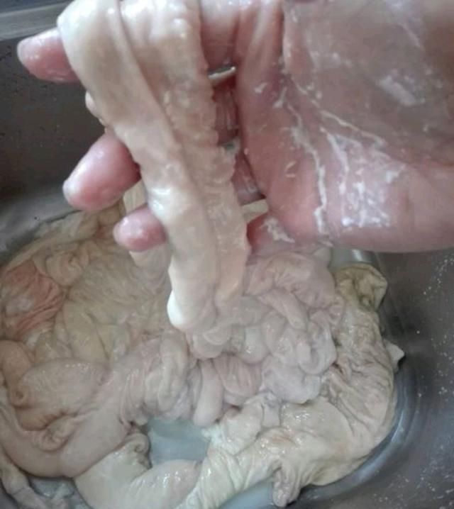 清洗猪大肠时,知道这几点方法,大肠更干净腥味自动去除|肥肠|猪大肠