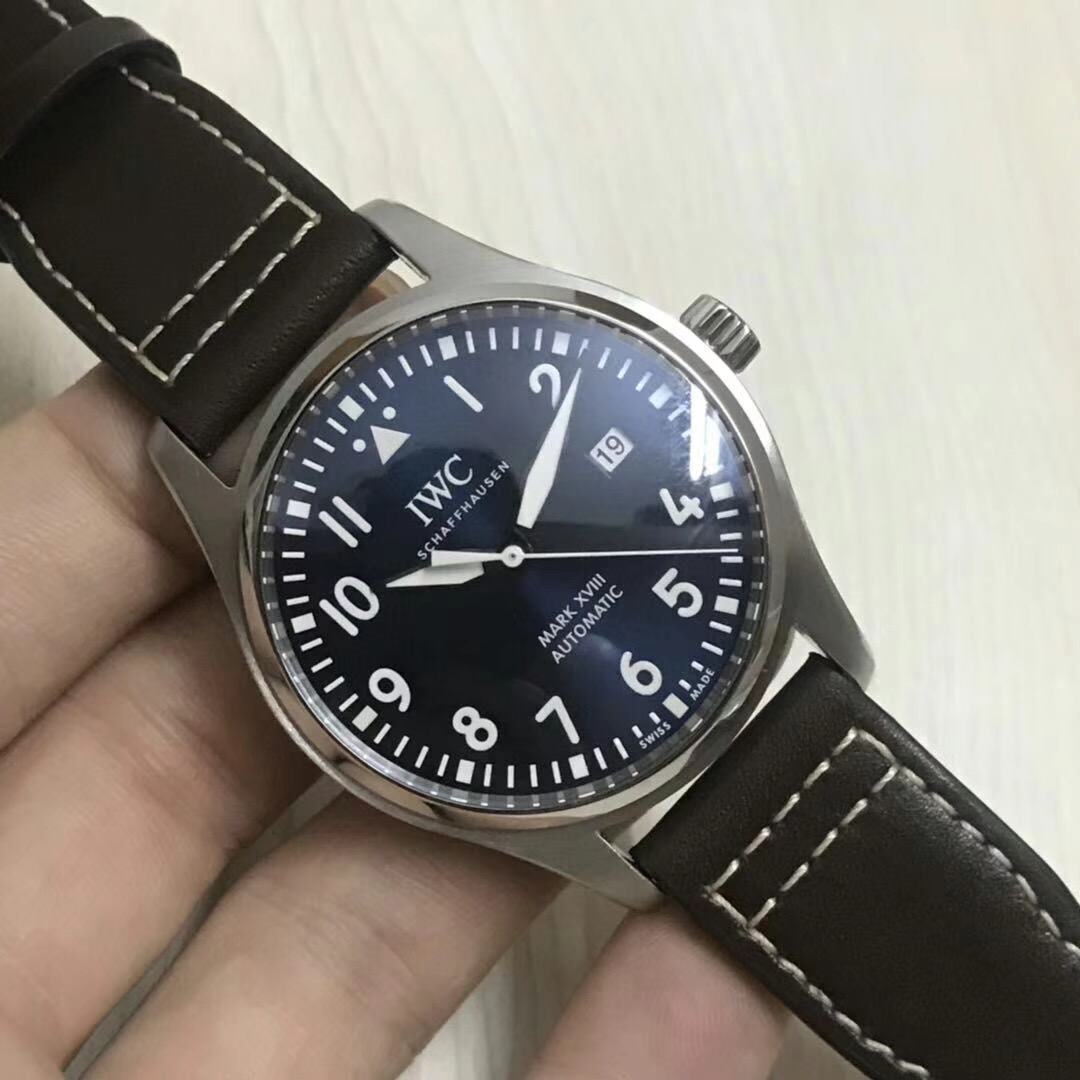 v7万国马克18腕表,简单的设计之下蕴含着浓烈的复古情怀!