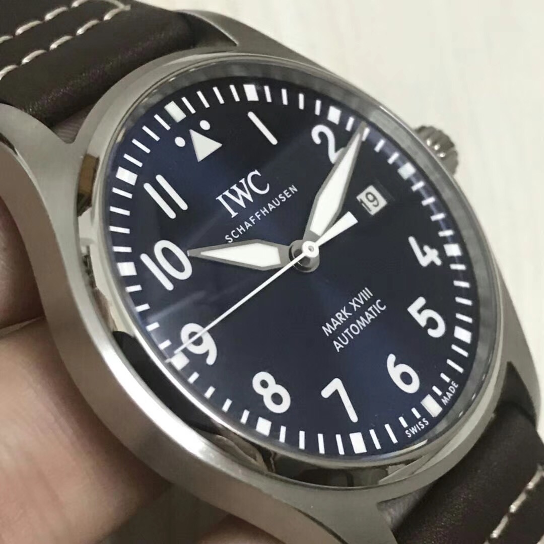 v7万国马克18腕表,简单的设计之下蕴含着浓烈的复古情怀!