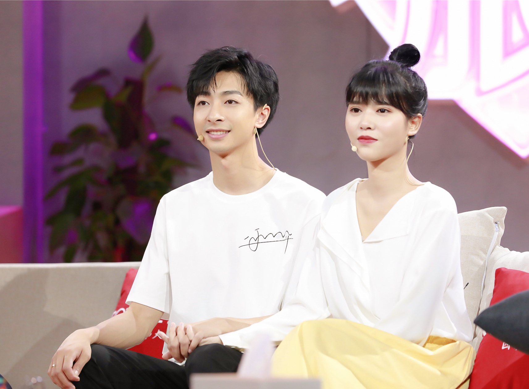 左立熊小玥综艺甜蜜首秀月历夫妇启程爱的旅行