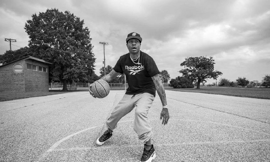 艾弗森早期街球照!很经典