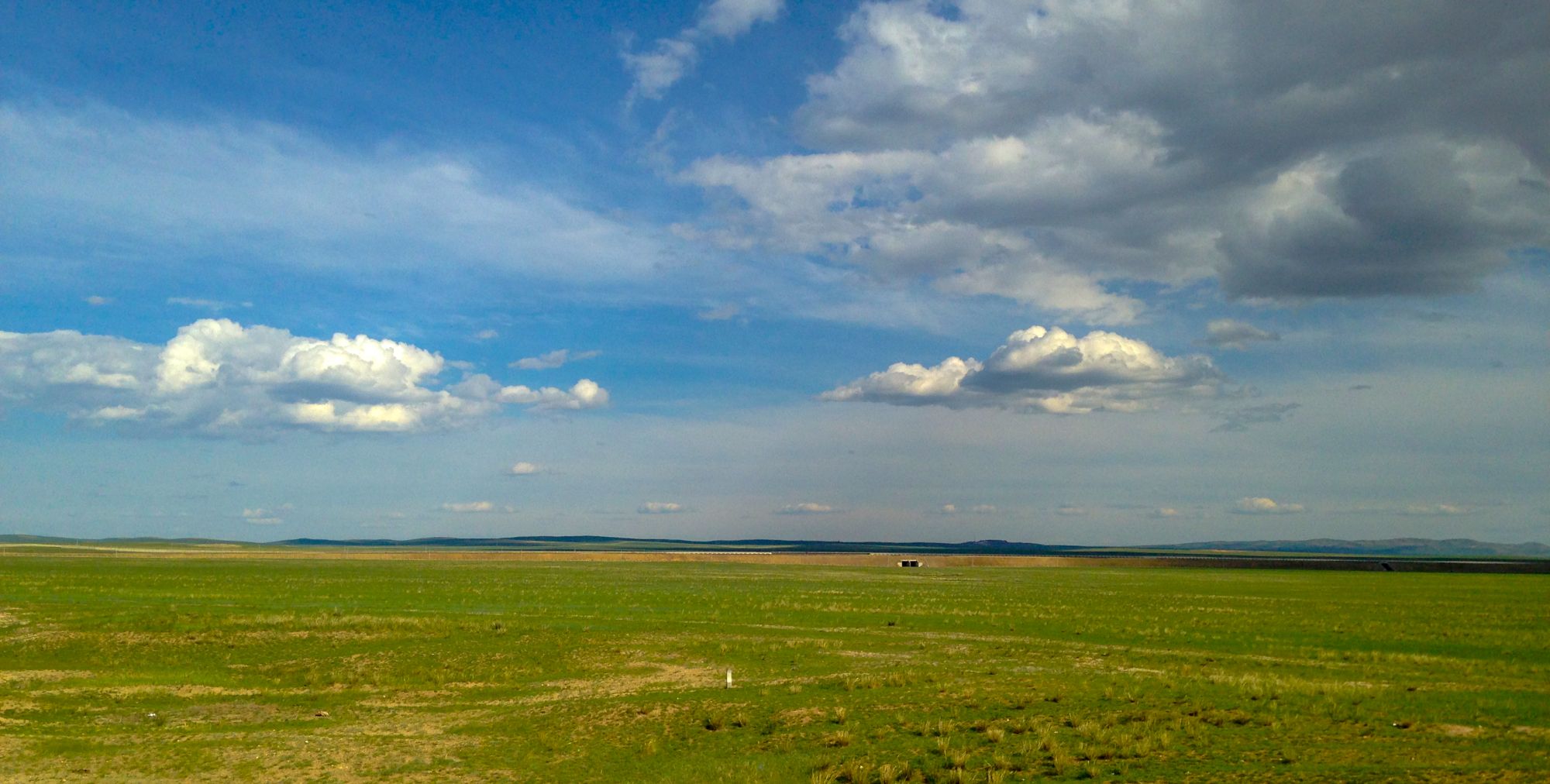 内蒙古草原上额吉敖包祭祀,不仅有世界冠军参加,还有大青盐赠送