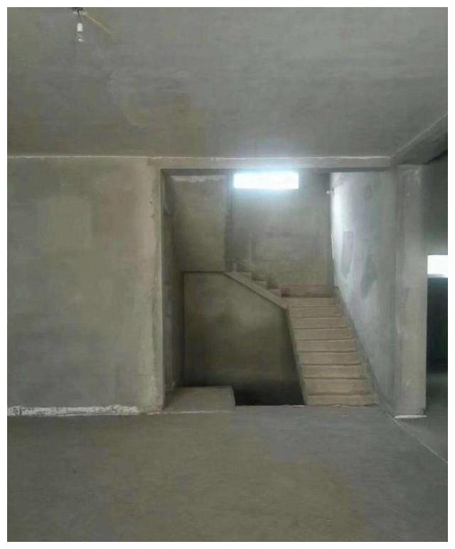 地下室没留下水管也能装卫生间?师傅说,马桶下塞个"盒子"就行