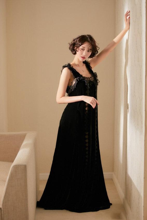 冷艳"微波"短发,真是个美人胚子