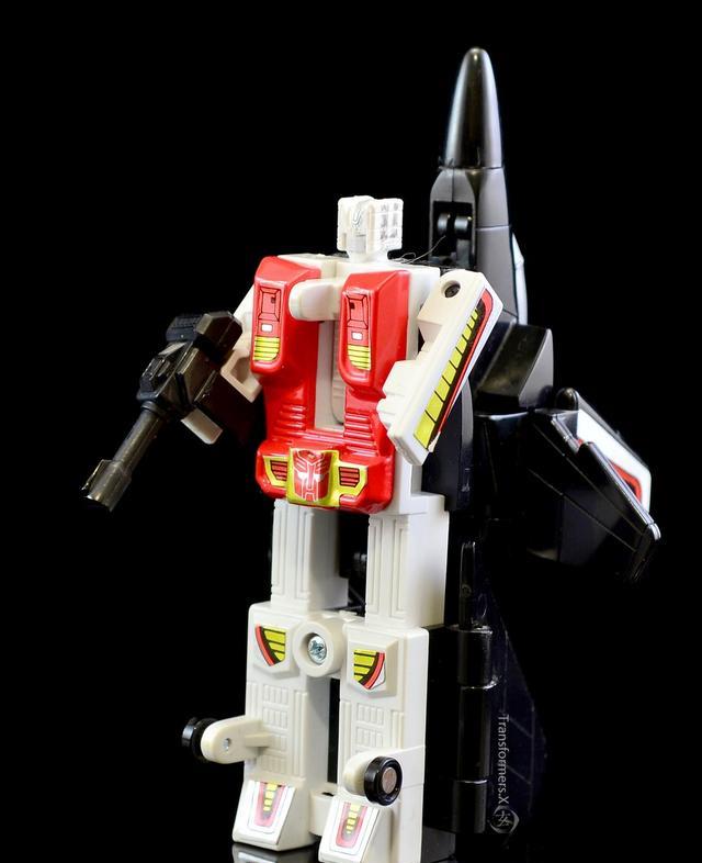 变形金刚g1动漫人物:博派汽车人的空战梯队-飞行太保