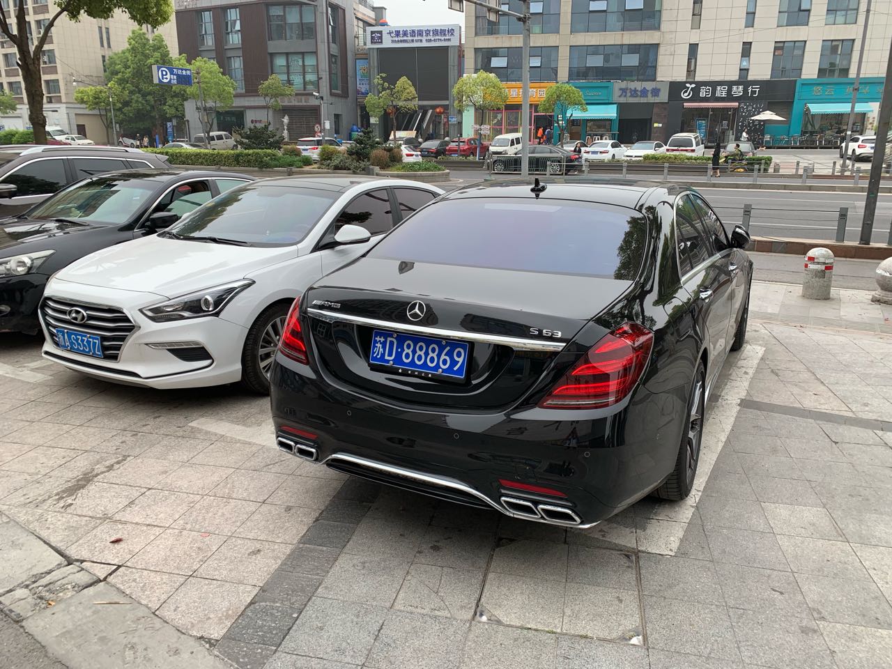 实拍常州牌照奔驰s65l,低调的性能猛兽!