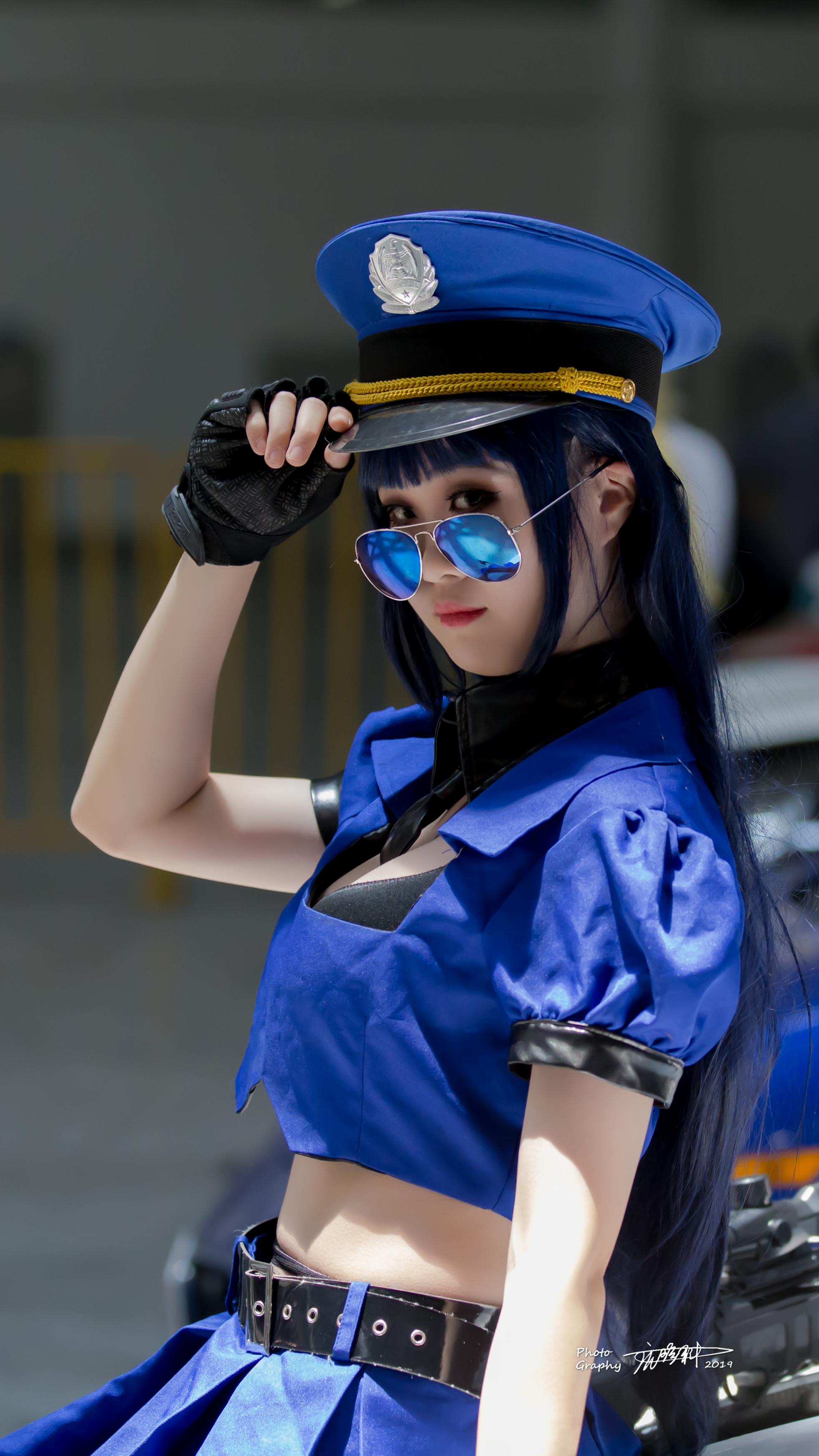 本期人像摄影臻科给大家带来的是一位小姐姐cosplay英雄联盟皮城女警