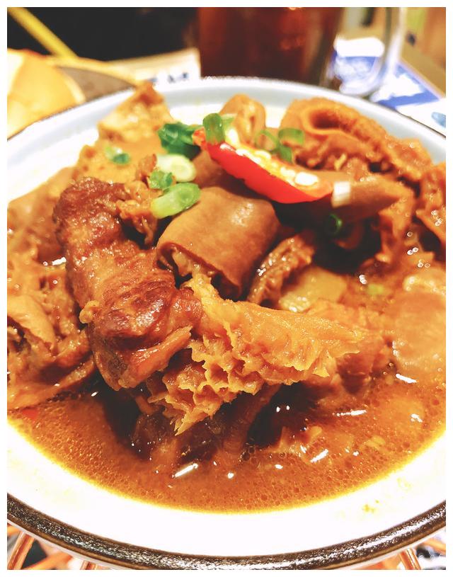 十款牛肉美食作品,厨师长亲自教授细节,勇于创新给客人全新感受