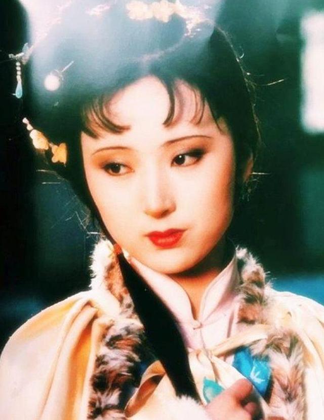 87版红楼梦林黛玉的唯美照,最后一幅图,美眸含泪尽显无奈