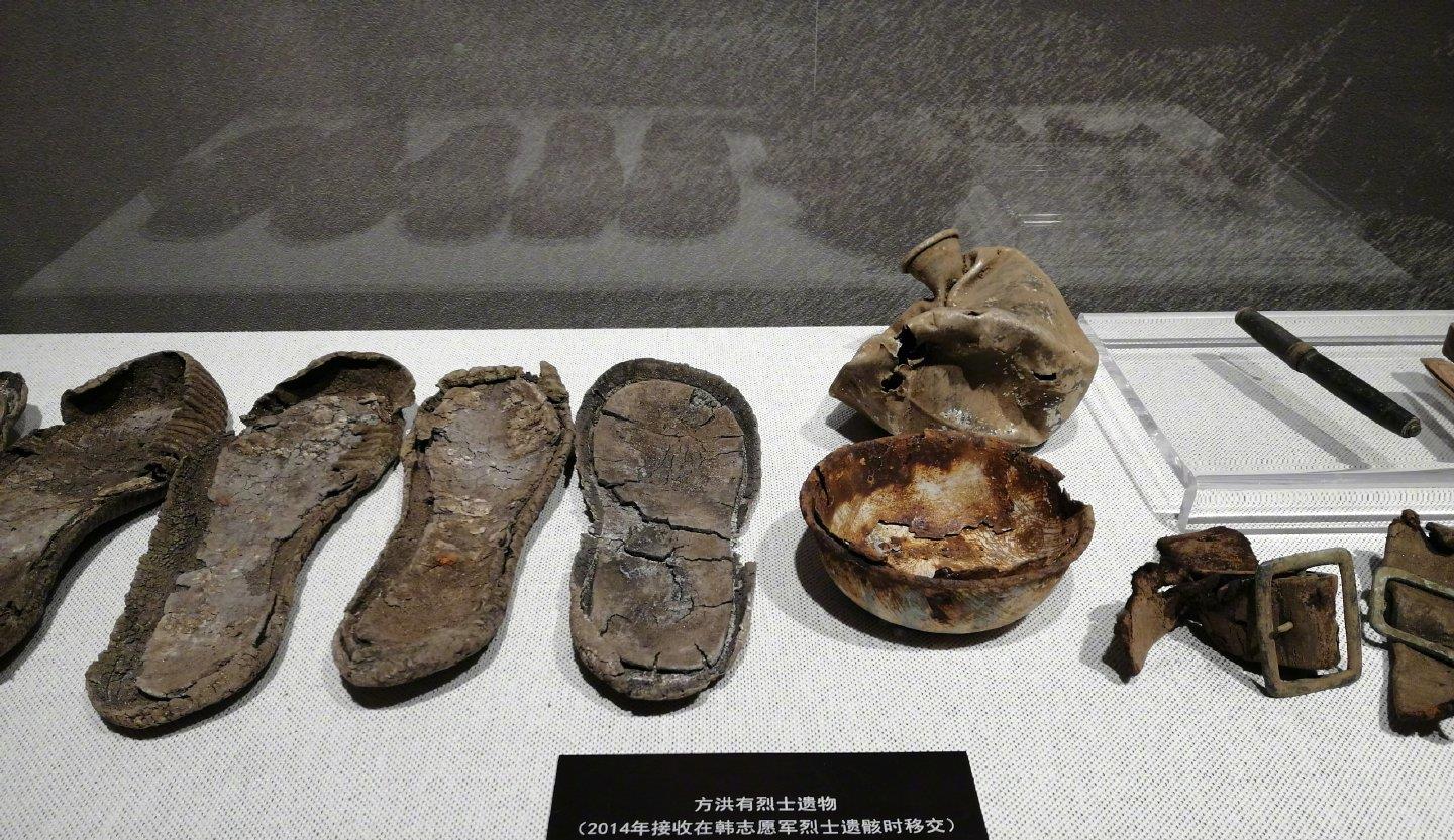 归国志愿军烈士遗物首次对外展出观之令人泪目