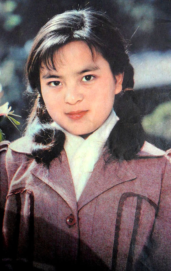 80年代女星东方闻樱,罕见剧照老照片,《红楼梦》中的探春