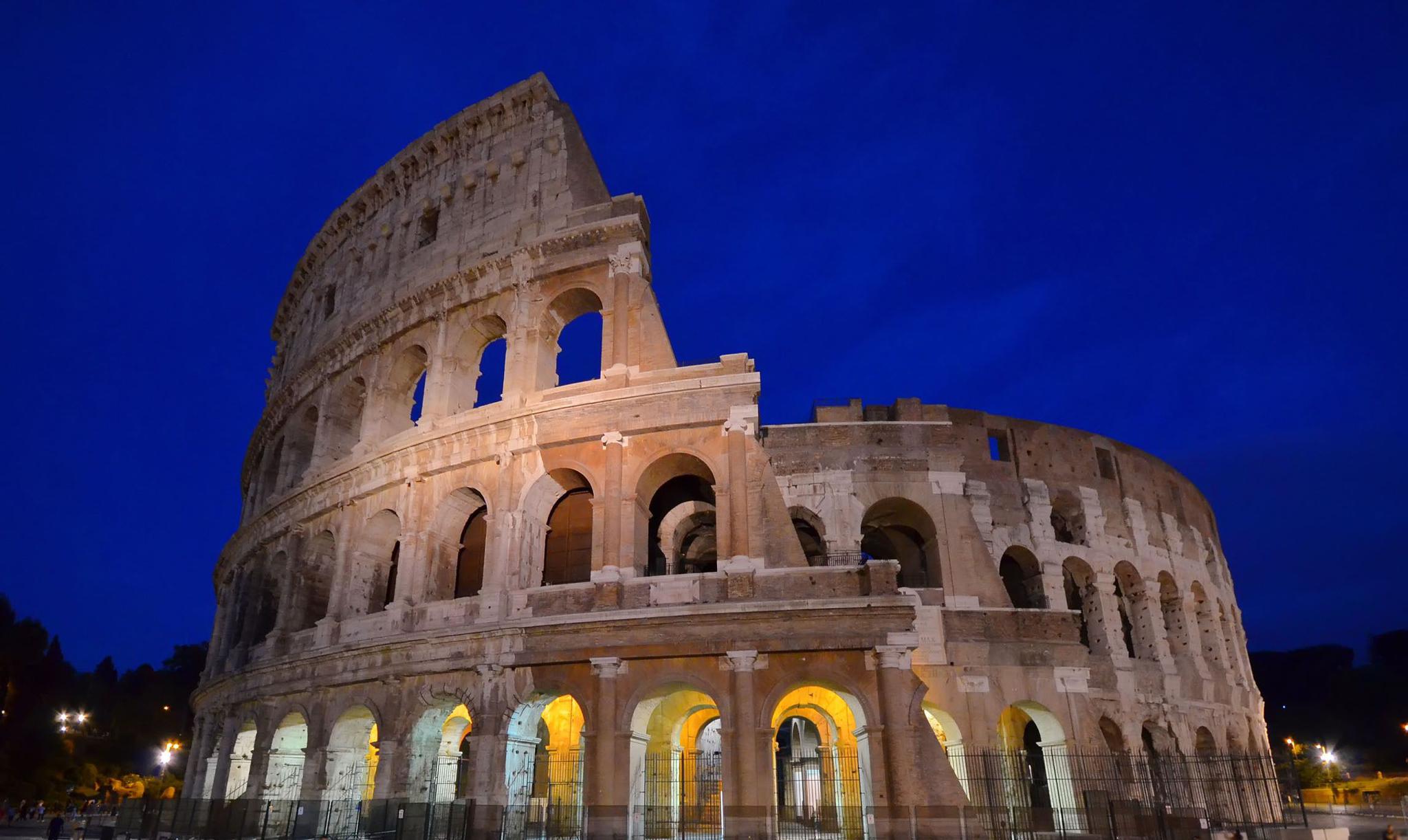 意大利的地标古罗马竞技场,用猛兽和奴隶的鲜血祭祀过的宏伟建筑