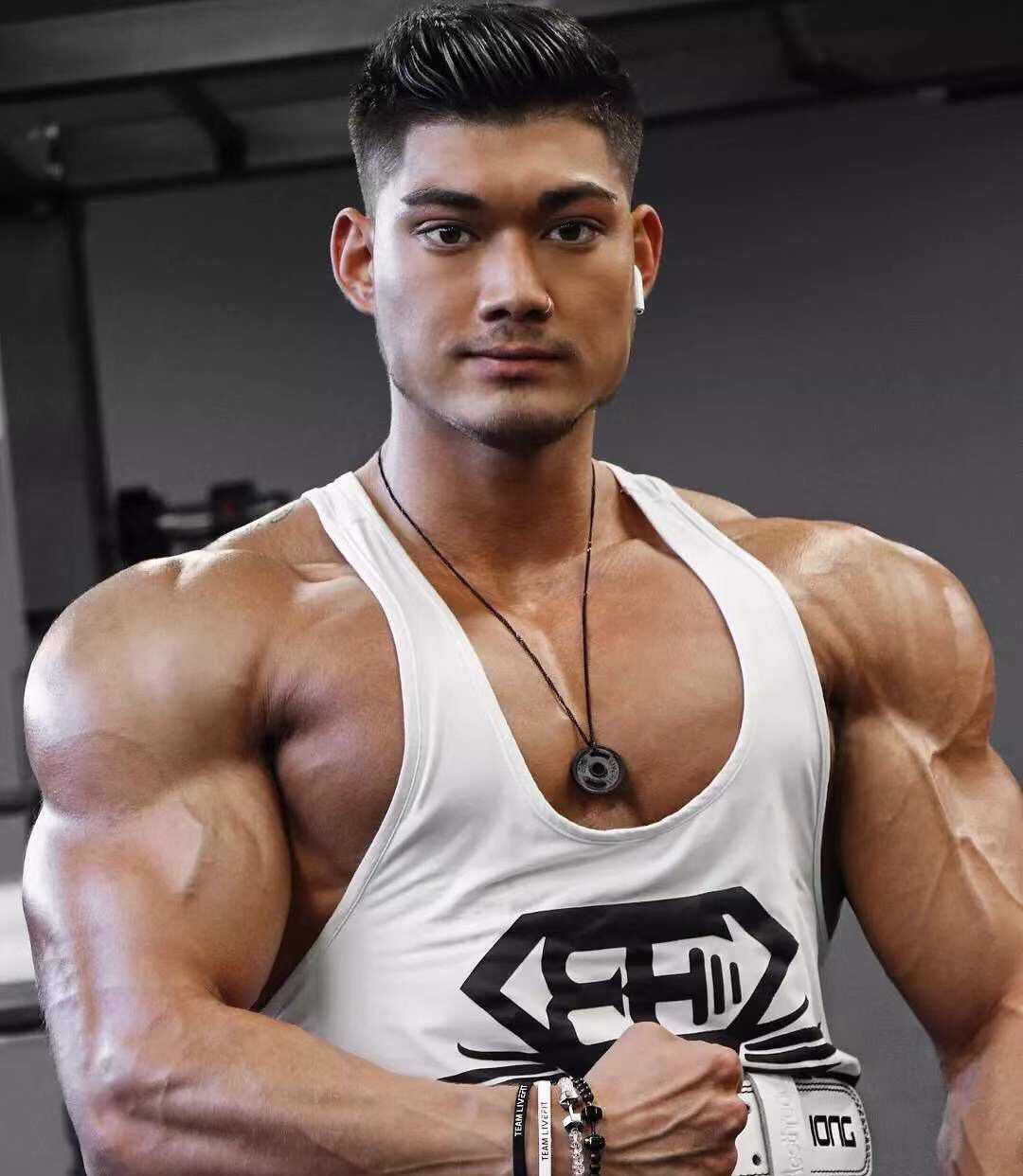 健身健美壁纸,腹肌猛男__财经头条